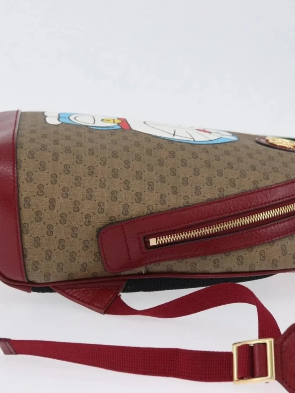 Gucci brand	gucci color	beige